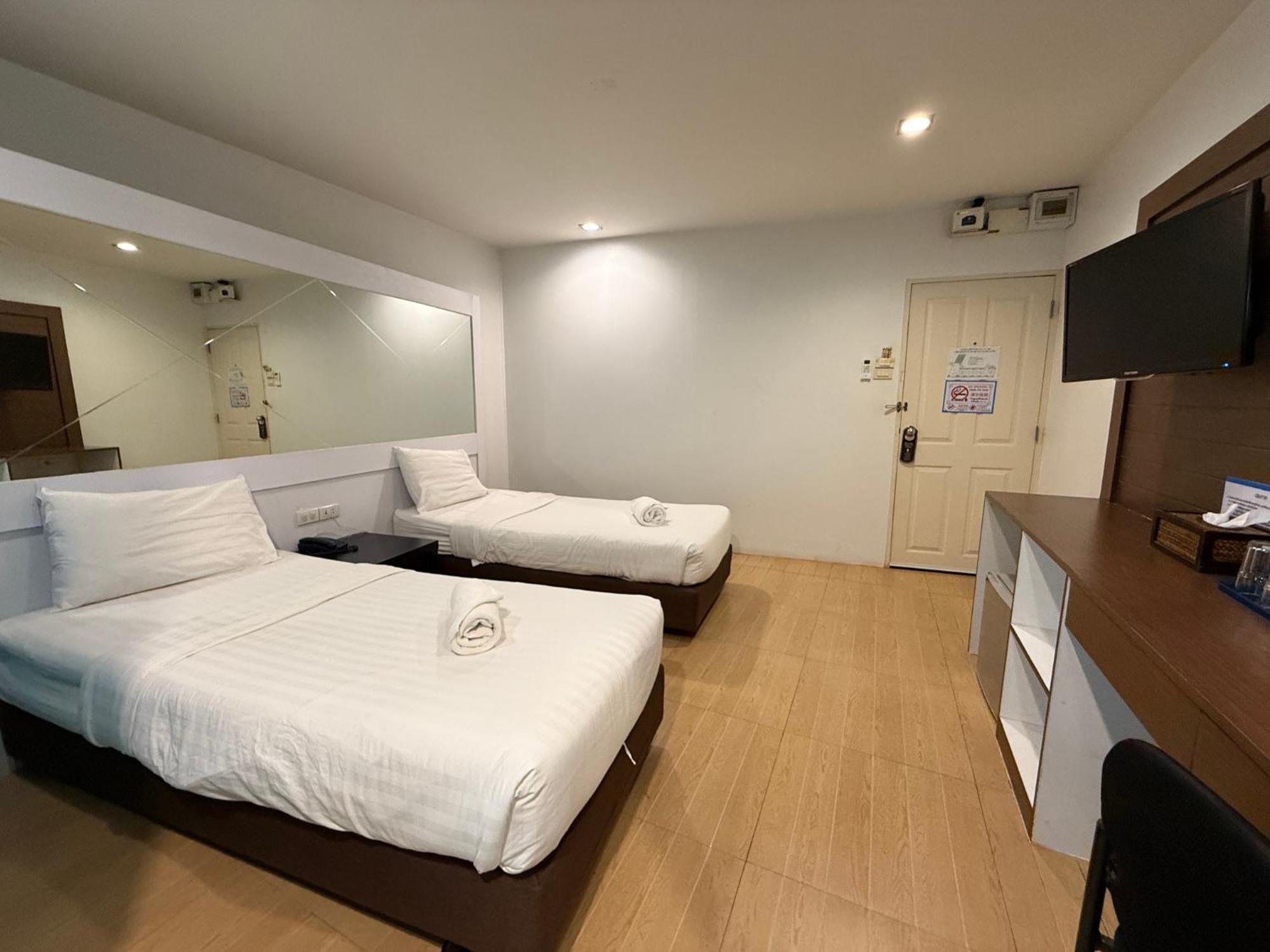 Bed By Cruise Hotel At Samakkhi-Tivanont Nonthaburi Exterior foto