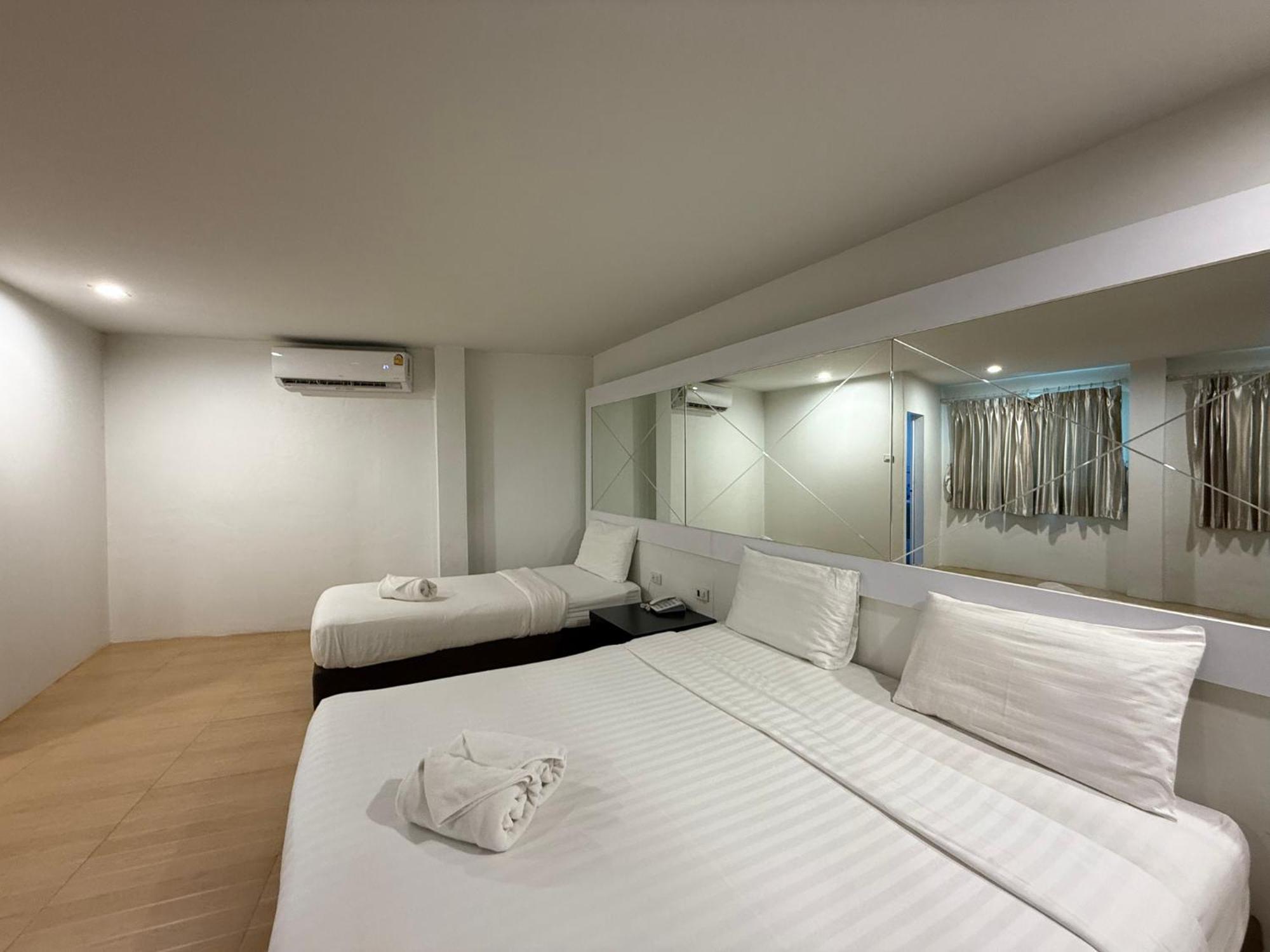 Bed By Cruise Hotel At Samakkhi-Tivanont Nonthaburi Exterior foto