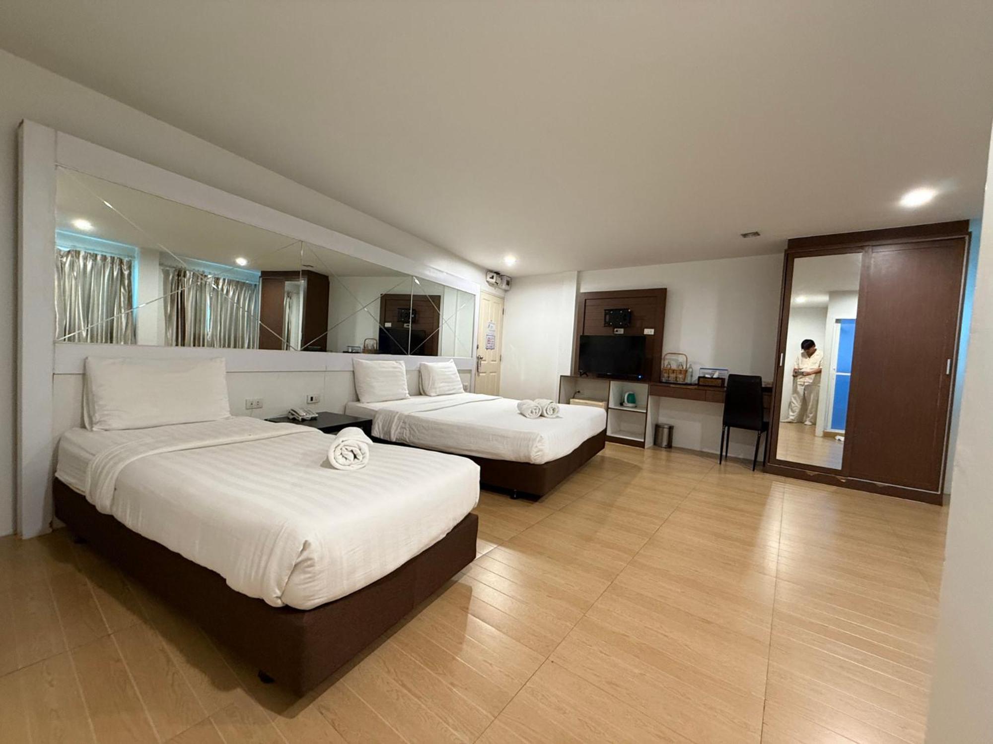 Bed By Cruise Hotel At Samakkhi-Tivanont Nonthaburi Exterior foto
