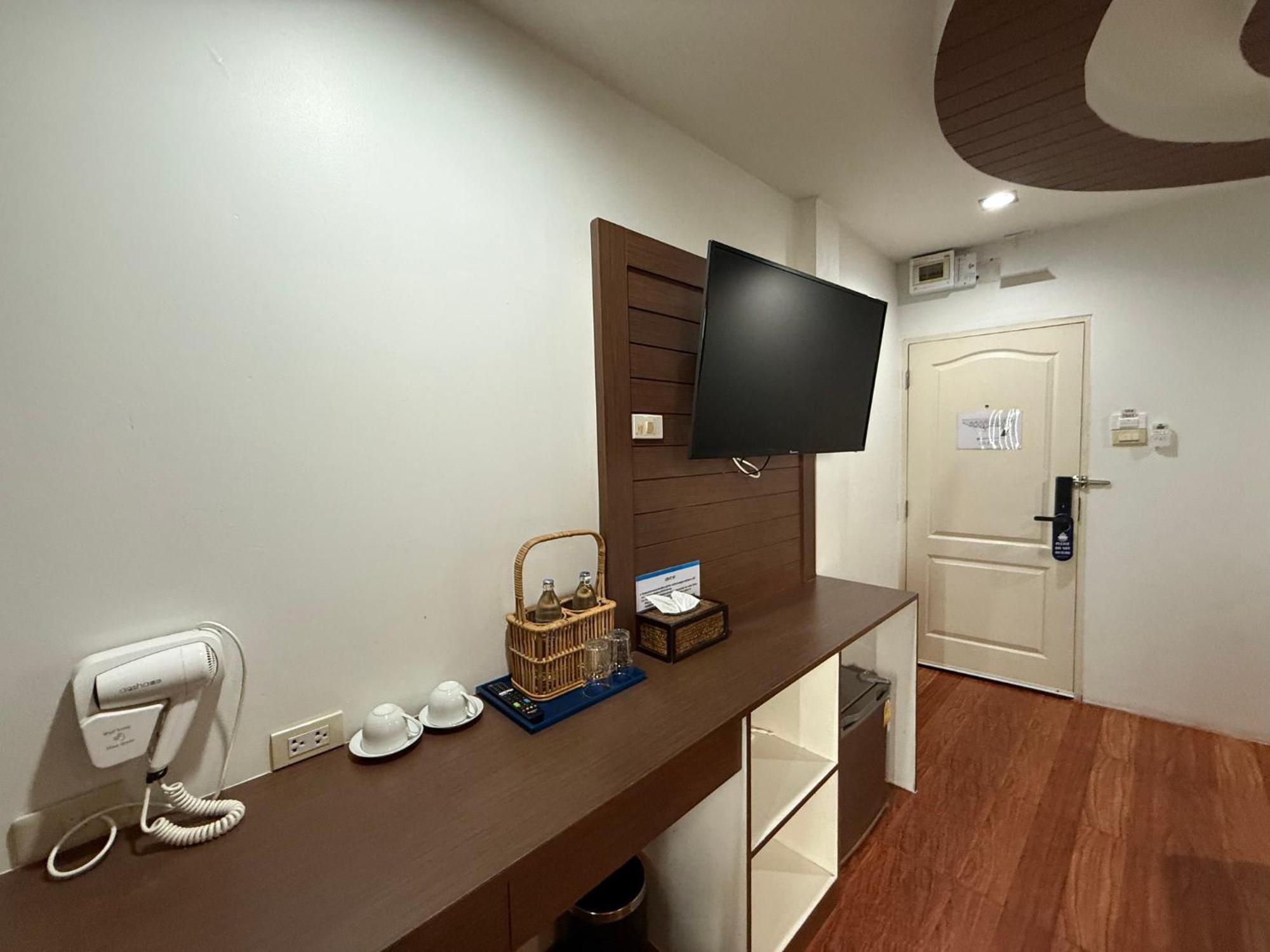 Bed By Cruise Hotel At Samakkhi-Tivanont Nonthaburi Exterior foto